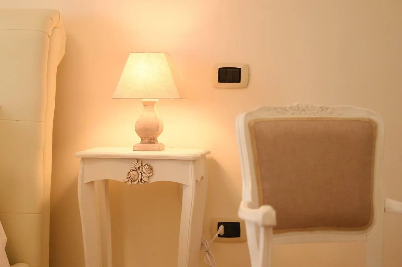 B&B Bonnes Suites Naples 2*,